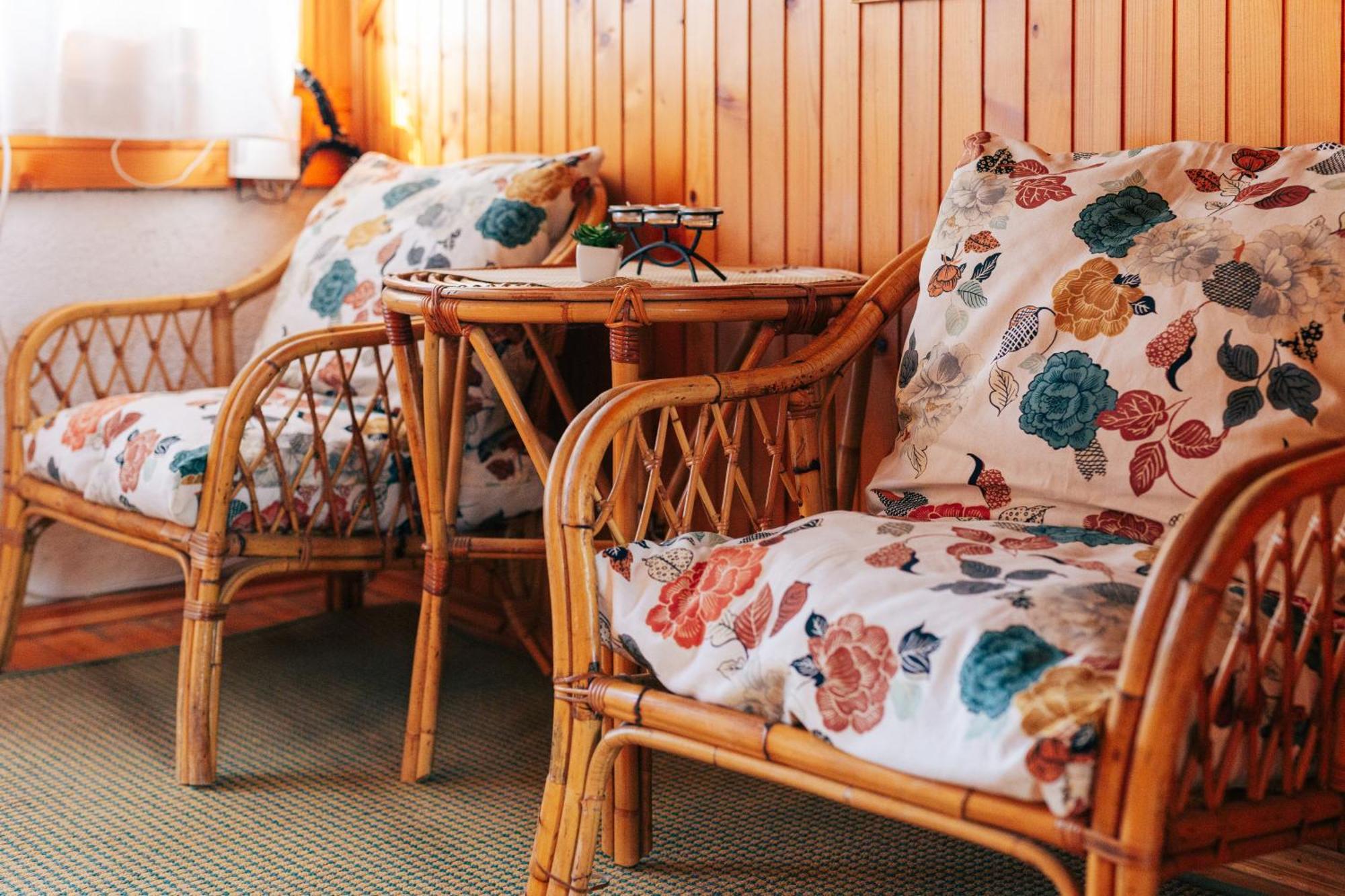 Guesthouse Pod Rastockim Krovom สลูน ภายนอก รูปภาพ